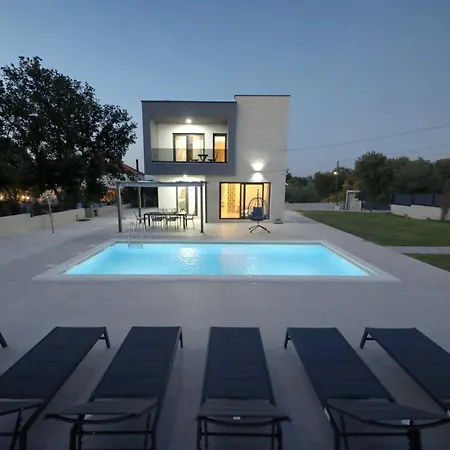 Casa *