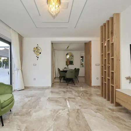 Casa * Debeljak